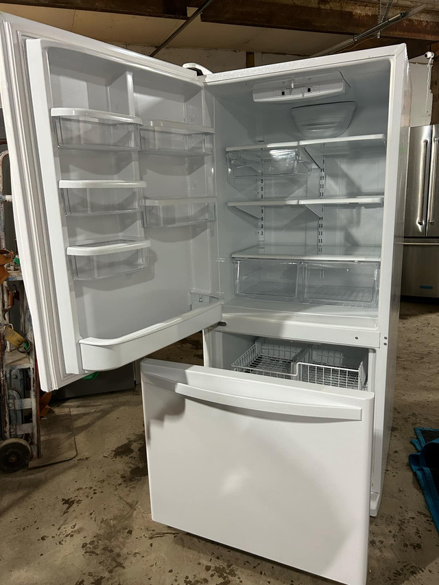 Frigidaire Whirlpool WRB329DFBW05 – Image 2