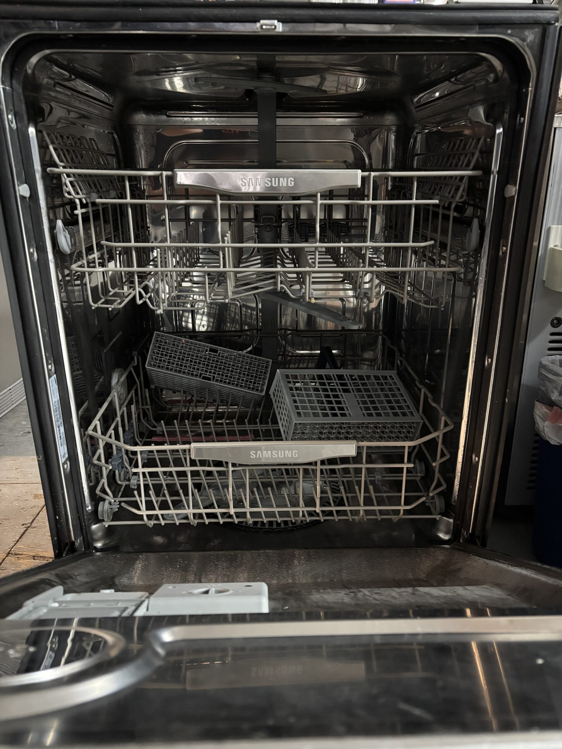 Lave-vaisselle Samsung DW80F800UWS – Inox – 44 dB – Encastrable 24 po – Image 4